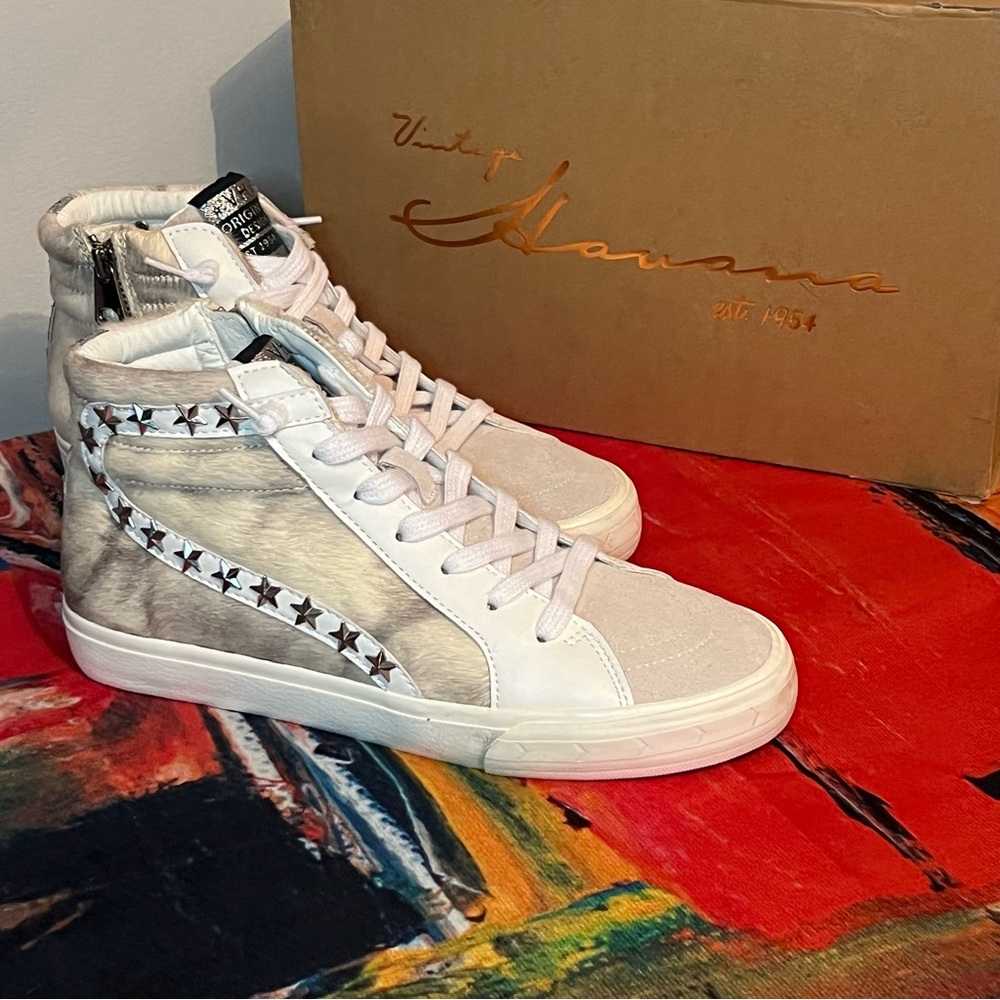 Vintage Havana White and Gray Star High-Top Sneakers